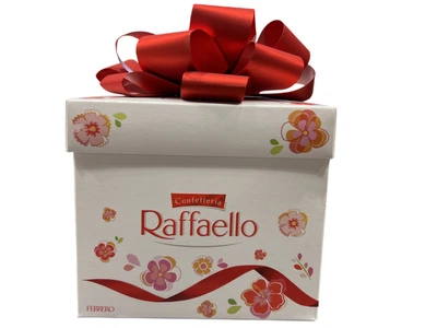 Цукерки Raffaello Geschenkbox Ferrero 300 г (8000500129364)