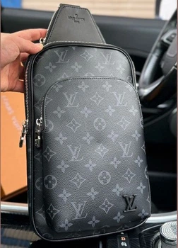 Чоловіча нагрудна сумка LV013 Louis Vuitton Avenue M46718 чорна з орнаментом