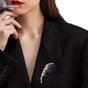 Брошь Eternelle с австрийскими кристаллами женская, синяя