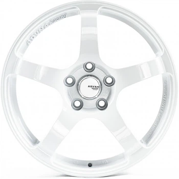 Flow Forming FF015 R18 W8.5 PCD5x114.3 ET38 DIA73.1 White