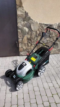 Електрична газонокосарка Powerplus POWPG10240 1800 Вт захват 460 мм Мульчування задній викид Потужна садова техніка