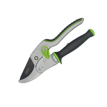 Секатор садовий 215мм з храповим механізмом і поворотною ручкою Werk