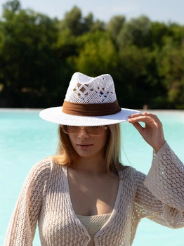 Ажурная шляпа федора с коричневой лентой D.Hats белый
