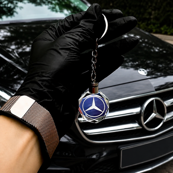 Брелок автомобільний на ключі з логотипом Mercedes з підсвічуванням