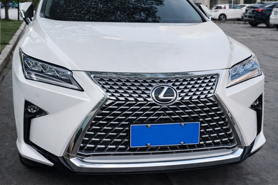 Решётка радиатора Lexus RX 2015-2019 в стиле рестайлинг 2020 цвет серебро для Lexus RX 2015-2019 (9698)