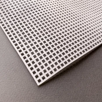 Канва пластикова 33 x 26 см (ТАТ1)
