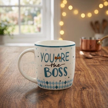 Чашка фарфоровая мужская с ручкой для босса начальника с надписью YOU ARE THE BOSS 450 мл Подарочная праздничная кружка из фарфора на чай кофе на подарок коллегам 9х9 см Белый