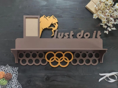 Настенная медальница с полкой для кубков и фоторамкой, just do it, альпинизм, из дерева, под заказ (МД0313)