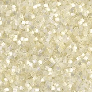 DB-672 Бісер Miyuki Delica Beads 11/0 (сатин пастельний лимонний), 50 г