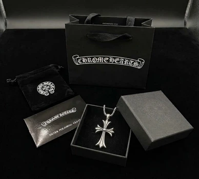 Хрестик chrome hearts з фірмовою упаковкою