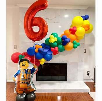 Фотозона Из Шаров LEGO Облачко Разноцветное С Фигурой На Стойке (116 шаров)