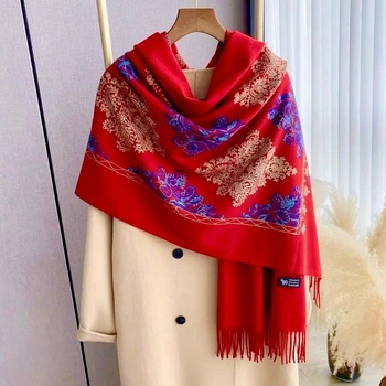 Теплий жіночий кашеміровий шарф палантин Boutique embroidery з вишивкою 180х70см Червоний