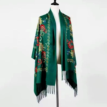Зимовий кашеміровий шарф Boutique embroidery з вишивкою 190х72см Зелений