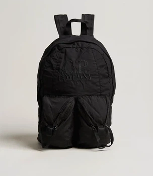 Рюкзак C.P. Company Taylon P Nylon Backpack с вышитым логотипом чёрного цвета.
