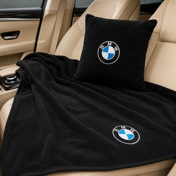 Плед та подушка автомобільні з вишивкою логотипа BMW Чорний + Чохол для зберігання (0707)