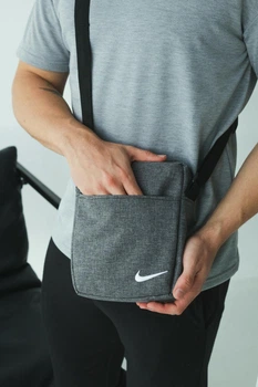 Повседневная барсетка светло-серый меланж Nike белое лого через плечо молодежная стильная городская сумка мессенджер для мужчин и подростков