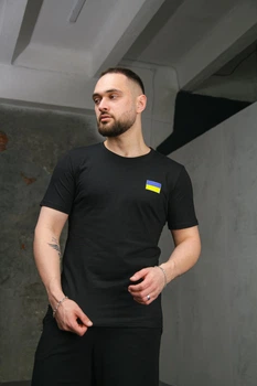 Футболка чоловіча з прапором на грудях Intruder чорна трикотажна бавовняна патріотична повсякденна стильна класична для чоловіків/XXL