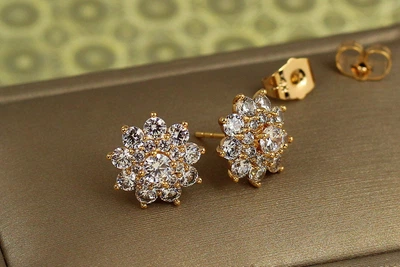 Серьги гвоздики Xuping Jewelry пушистая снежинка 1.3 см золотистые