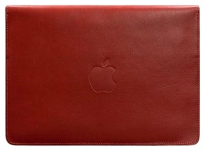 Кожаный чехол-конверт на магнитах BlankNote для MacBook Pro 16″ красный 52103