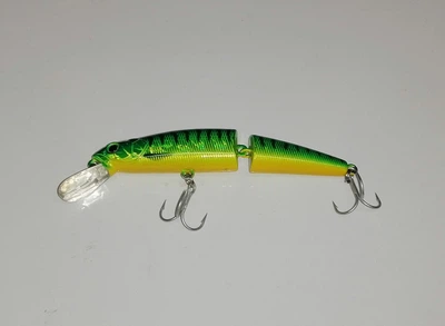 Воблер Strike Pro Mr.Wiggly 90F BFT