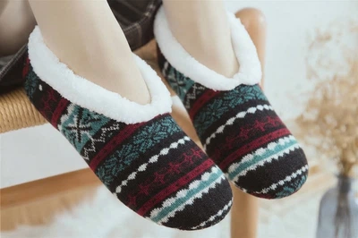 Теплі тапочки-шкарпетки зі стоперами новорічні Honey Fashion Accessories 36-39 р різнокольоровий (1-5/5)