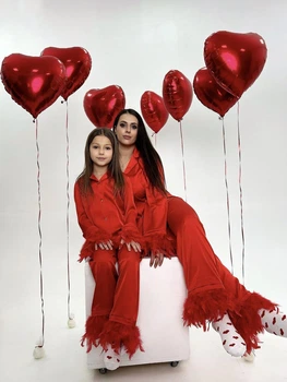 Шелковые пижамы «Мама и дочь» с натуральными перьями (комплект Family Look из натурального шелка) красного цвета M