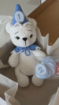 BABY BOX для новонанародженого немовля, Ведмедик білий з блакитним ковпачком для щомісячних фото з ковпачком 12 місяців, плюшева пряжа