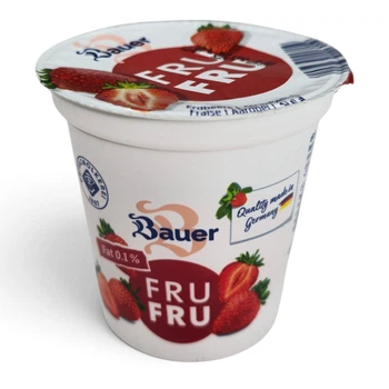 Йогурт-десерт Bauer Fru Fru зі смаком полуниці 150 г