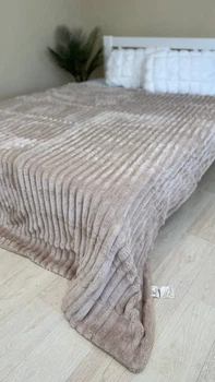 Теплое велюровое плед-покрывало Шарпей на овчинке евро размера 200x230 (бежевый) (WOOLL33)
