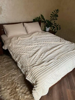 Теплый велюровый плед-покрывало Шарпей на овчинке двуспального размера 180x220 (кремовый) (WOOLL253)