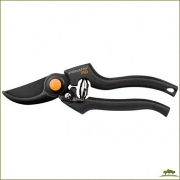 Профессиональный секатор Fiskars P90 111960 230 мм с диаметром среза до 26 мм