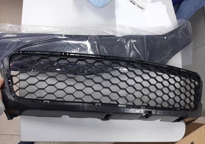 Решітка в бампер AVTM Mazda 3 06-09 BK SD середня крім Sport Мазда 3 АМ0038680