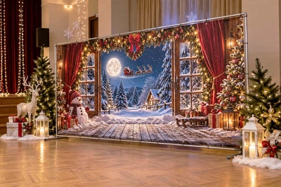 Баннер для фотозоны новогодний PHOTODECOR «Дерев'яні двері з красными завісами та краєвидом на нічний лі» 1 кв.м