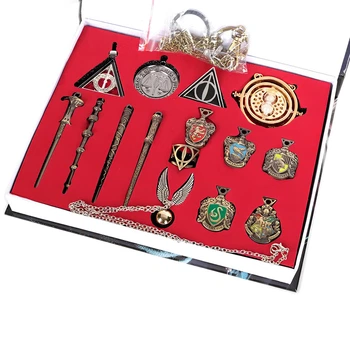 Набір Harry Potter із 15 предметів RESTEQ — міні-палички, медальйони та кулони в подарунковій коробці