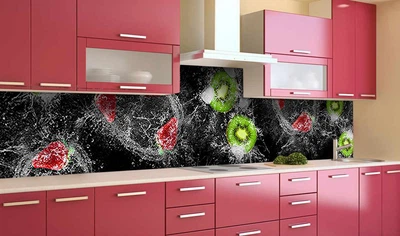 Кухонный фартук на стену Киви Брызги (наклейка для кухни ПВХ пленка скинали) клубника Ягоды вода Черный 60х200 см