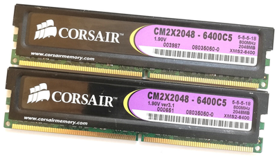 Комплект оперативной памяти Corsair DDR2 4Gb (2Gb + 2Gb) 800 MHz PC2 6400U CL5 1.9V (CM2X2048-6400C5) Б/У