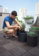 Горщик для квітів Keter Cylinder Planter Medium 18 л сірий 7290103668211 - зображення 5
