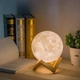 Ночной светильник в виде луны 3D Moon Light 15 см сенсорный на 3 режима подсветки аккумуляторный (8080LNAKB-B) TIN66 - изображение 4