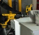 Перфоратор аккумуляторный бесщеточный SDS-Plus DeWALT DCH133M1 - изображение 9