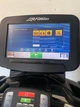 Бігова Доріжка Life Fitness Discover SE професійна сіра відновлена - зображення 5