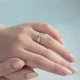 Каблучка з червоного золота з куб. цирконіями К1609, 17 розмір - зображення 5