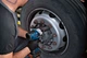 Аккумуляторный ударный гайковерт Bosch Professional GDS 18 В-1050 H соло (06019J8500) - изображение 2