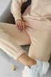 Жіночий спортивний костюм ONIOS Loungewear Tracksuit без капюшону Світло-Бежевий S 2367 - зображення 5