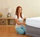 Полутороспальная надувная кровать для дома Intex Comfort-Plush со встроенным электронасосом и подушками Серая 137x191x33 см (IP-172823) - изображение 4