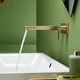 Змішувач Hansgrohe Metropol для раковини зі стіни 225 мм Brushed Bronze 32526140 - зображення 4