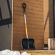 Телескопічний скрепер для прибирання снігу Fiskars X-series (1057189) - зображення 6