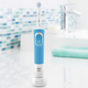 Електрична зубна щітка Oral-B Vitality Sensitive Clean D100 Blue (4210201234203) - зображення 2