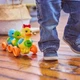 Каталка Toomies Качечки зі звуком E4613 (Toomies) - зображення 3