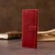 Женский вертикальный бумажник глянцевый из натуральной кожи GRANDE PELLE Красный (bg113fash25) - изображение 9