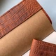 Блокнот в кожаной обложке Thin формат А5 Коричневый с тиснением рептилия - изображение 4